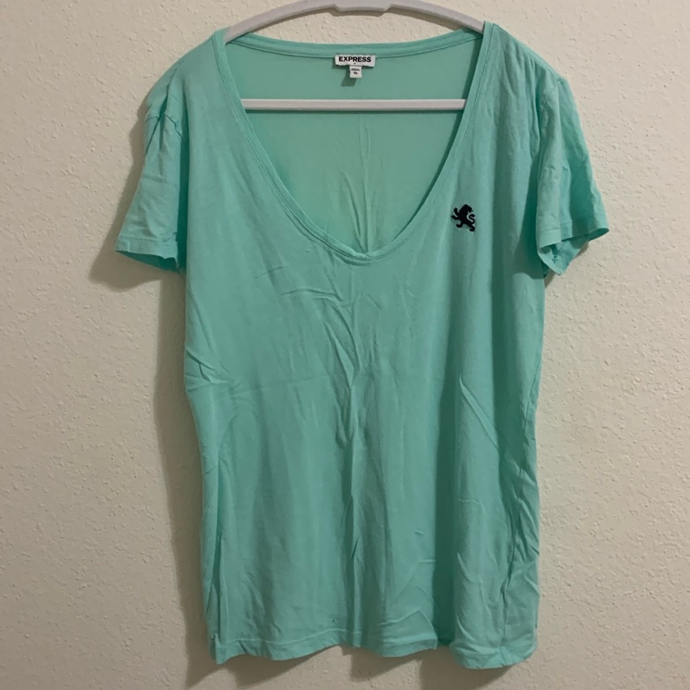 Express size xl light green short sleeve scoop neck t-shirt